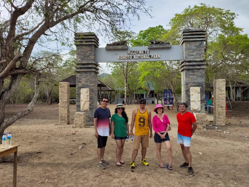 Komodo National Park Tour-Flores Trip from Labuan Bajo