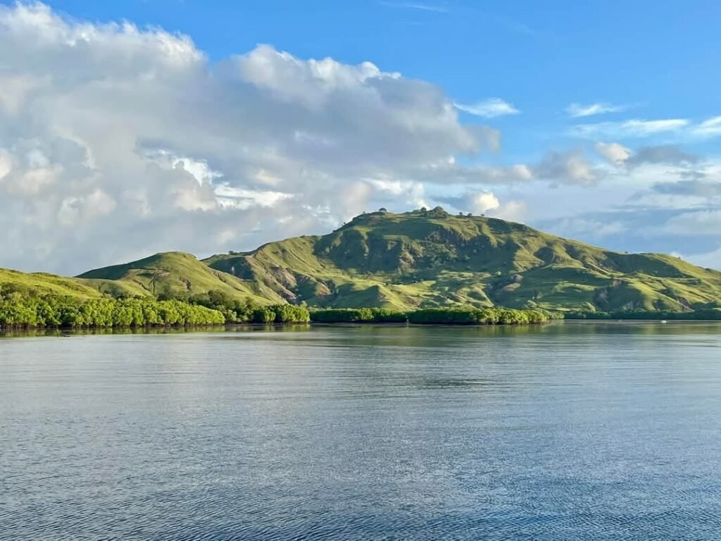 Wonderful Panorama-Labuan Bajo Tour