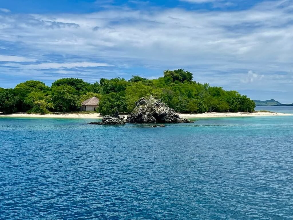 Clear Water-Labuan Bajo Tour