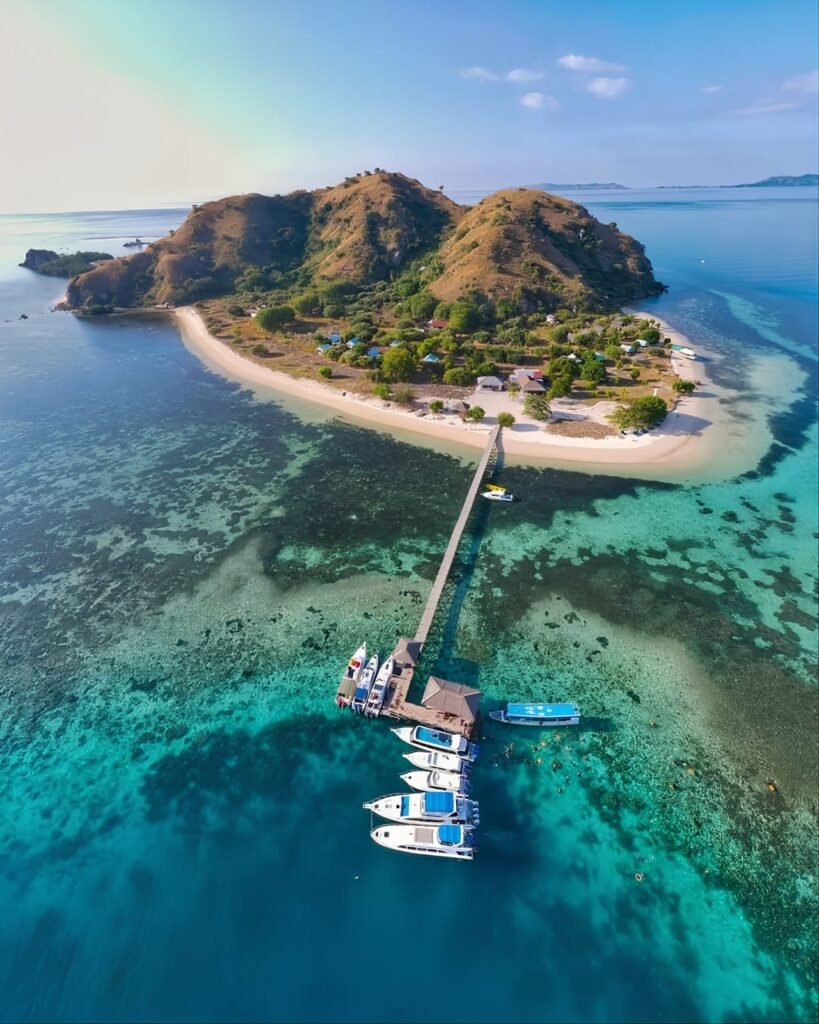 Kanawa Island-Labuan Bajo Trip by Flores Pristine Tour