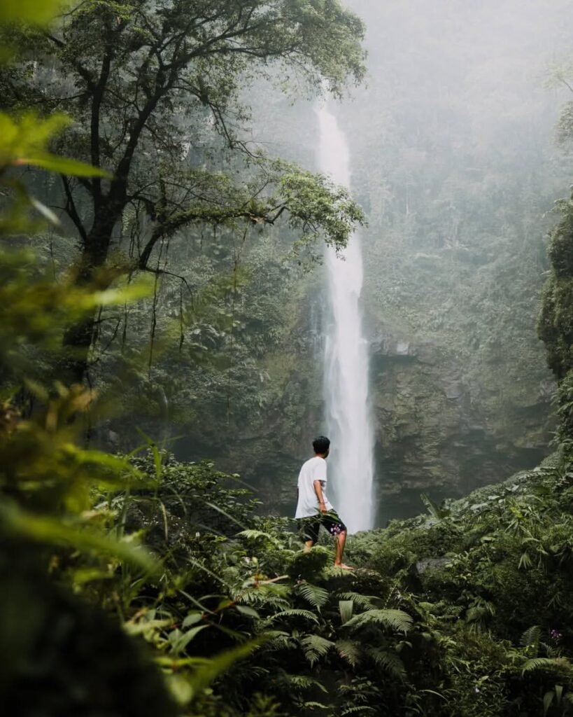 Tiwu Dhe Kele Waterfall-Flores Tour