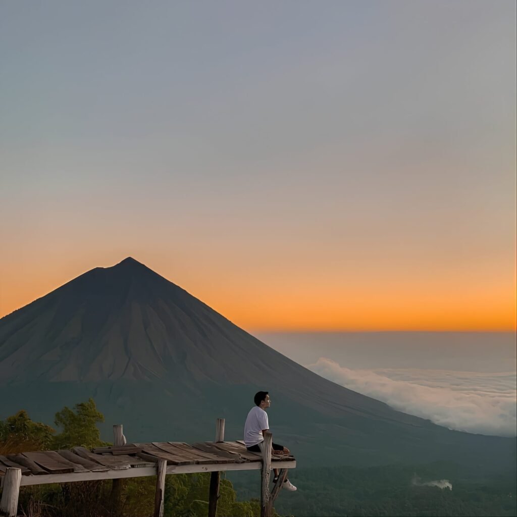 Wolobobo Sunset Hill-Flores Overland Tour