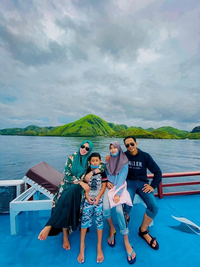 Komodo private tour package with exotic island views and blue sea