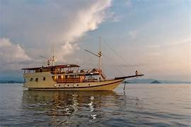 Labuan Bajo Boat Charter