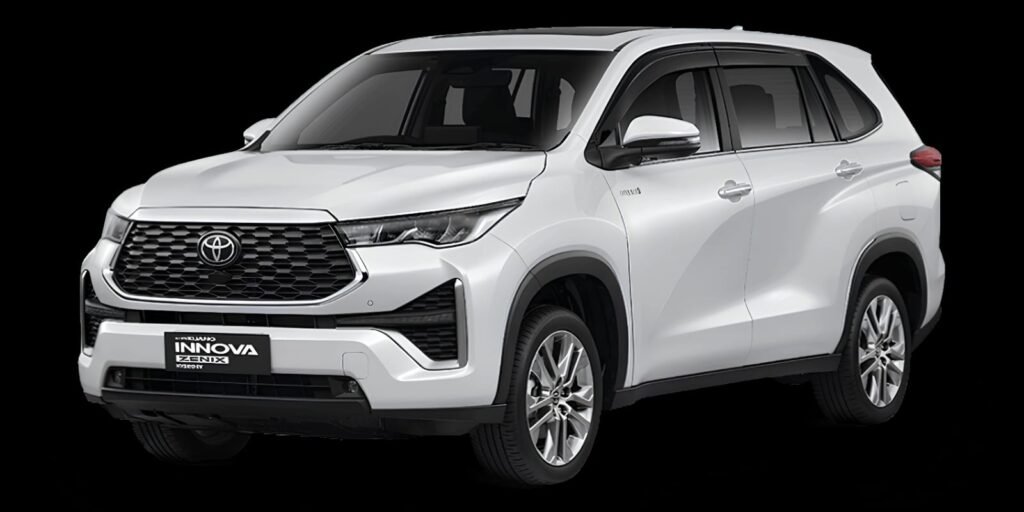 Sewa Innova Zenix Hybrid V di Labuan Bajo