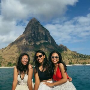 Authentic Flores Tour-Mules Island