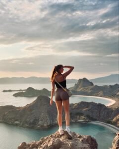 Pulau Komodo eksotis dalam itinerary Paket Liburan Labuan Bajo