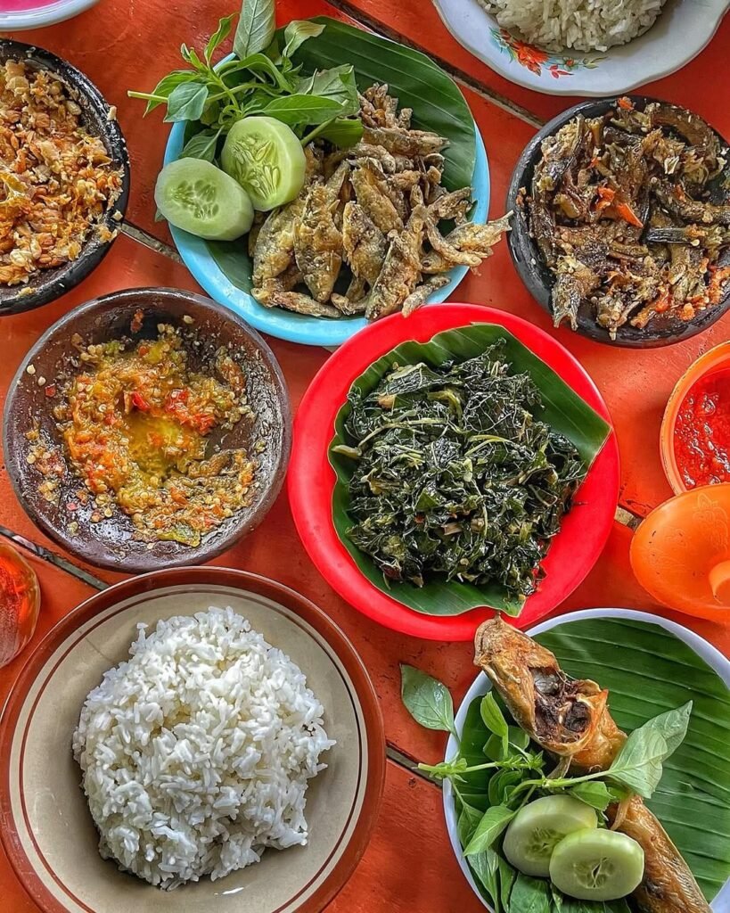Wisata kuliner Labuan Bajo dengan sajian ikan bakar segar khas pesisir