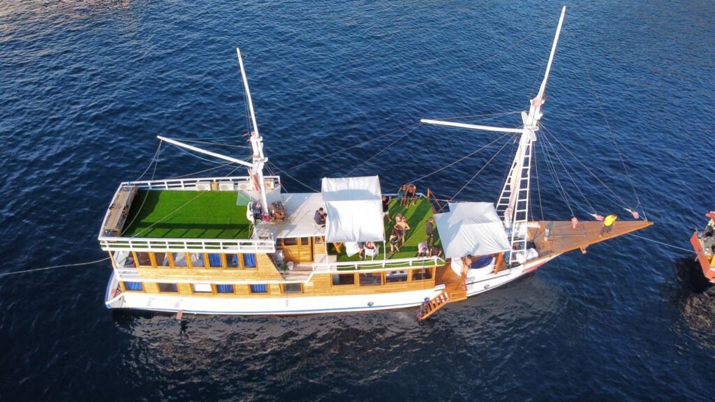 Island hopping journey on the 4 Days 3 Nights Lombok to Flores Tour