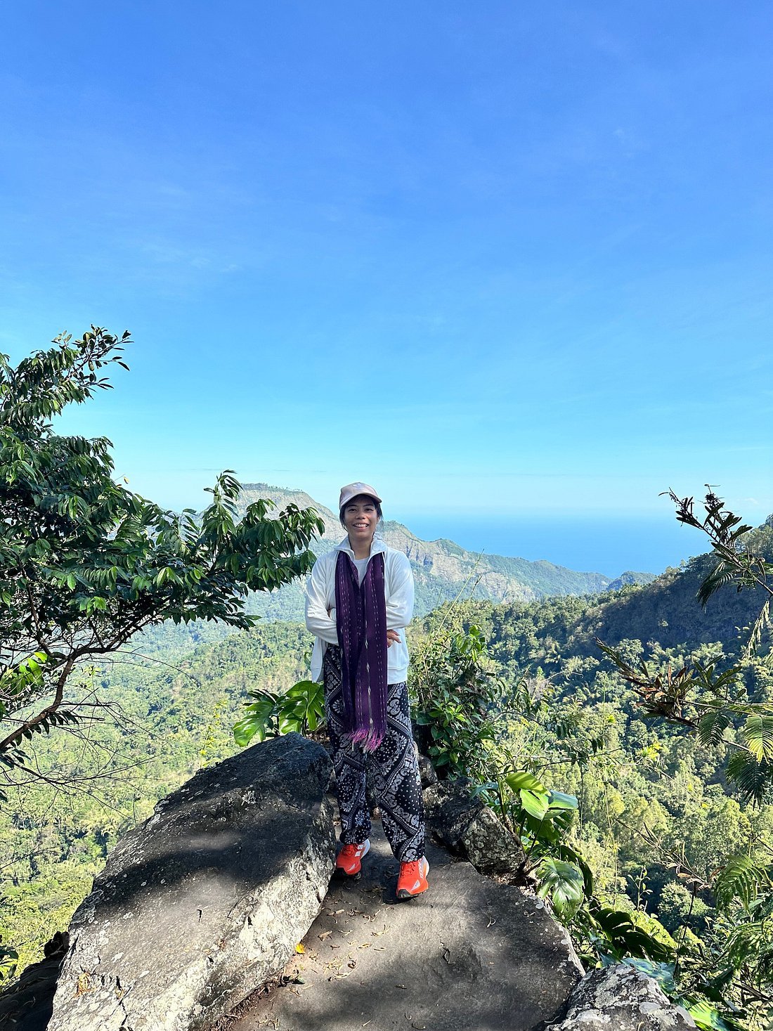 Flores hiking tour | flores komodo tour organizer Flores hiking tour Indonesia with scenic trails volcanic hills lush greenery and adventure activities