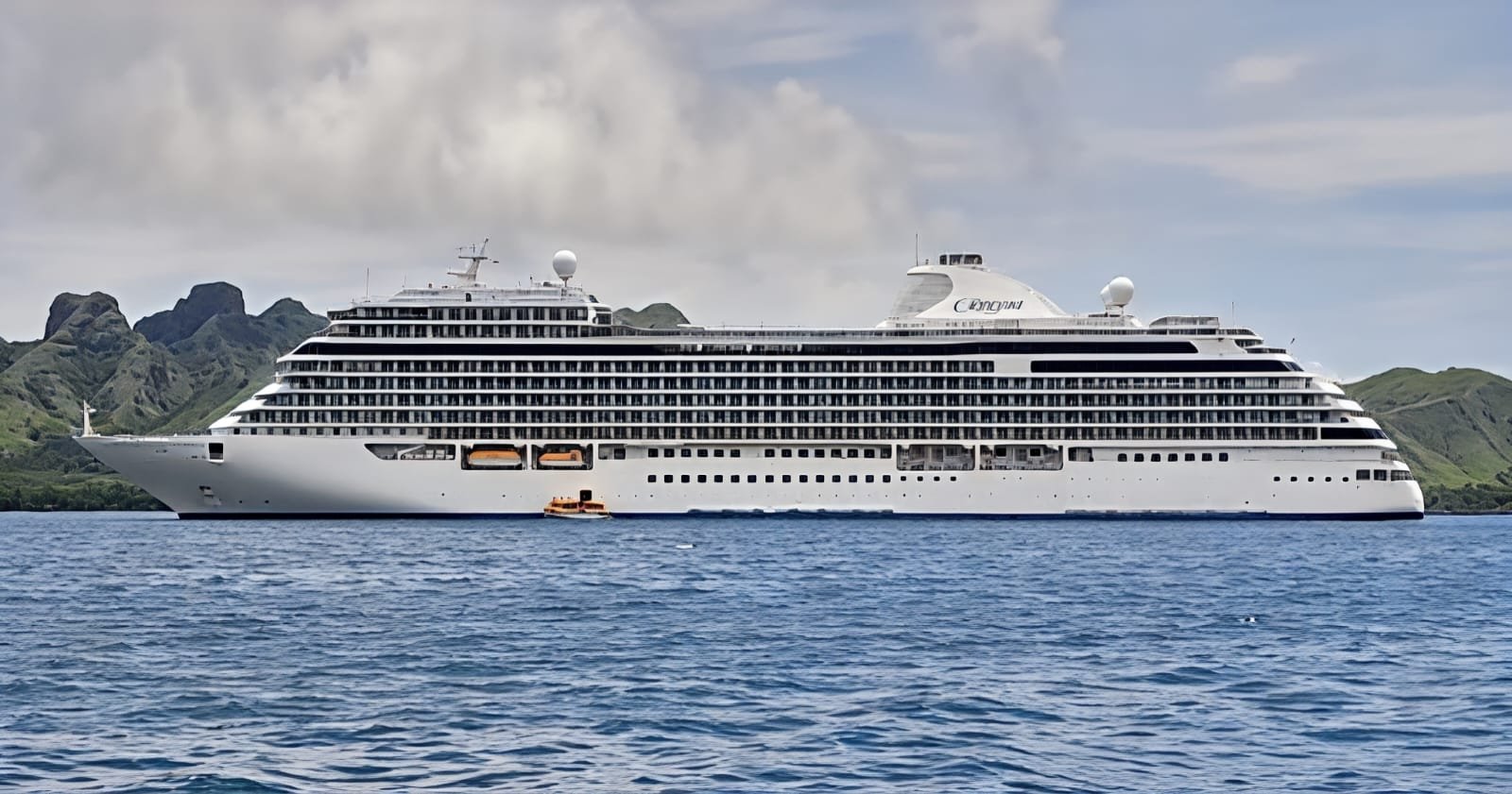 Cruise Ship Visiting Loh Liang Komodo Island-Komodo Trekking and Snorkeling Tour from Cruise Ship Handling