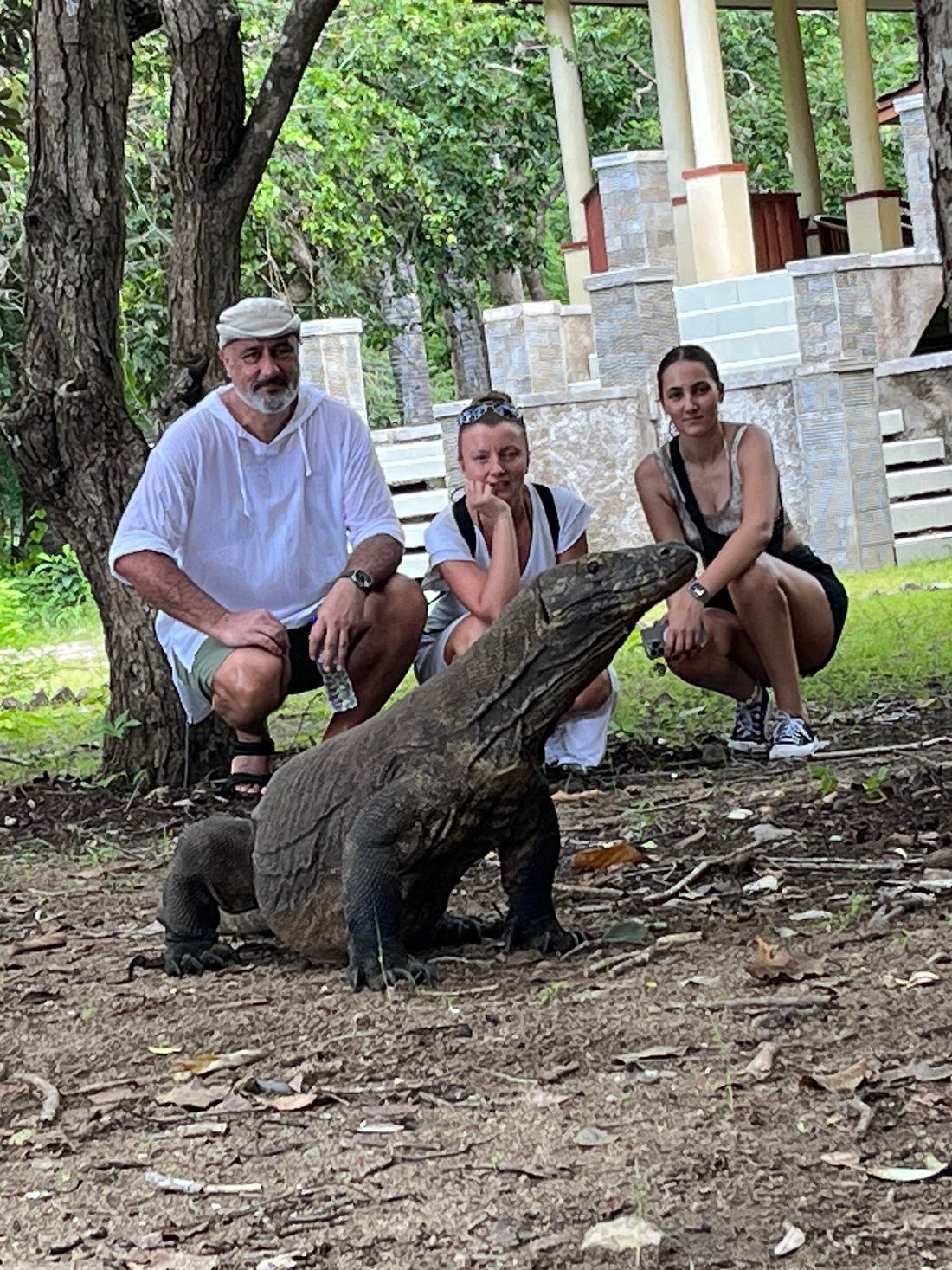 Labuan Bajo travel guide 2026 with top things to do, best tours, island hopping, Komodo Island, beaches, and snorkeling adventures