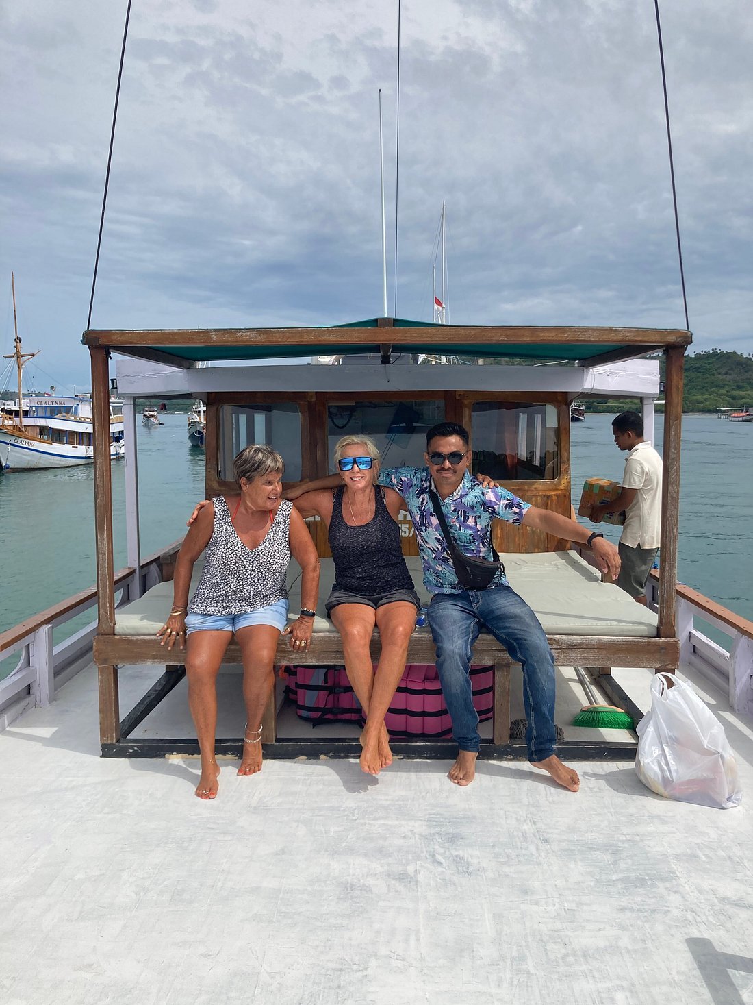 Holiday in Labuan Bajo with Flores Pristine Tour, enjoy exotic islands, beautiful beaches, snorkeling, and phinisi boat tours