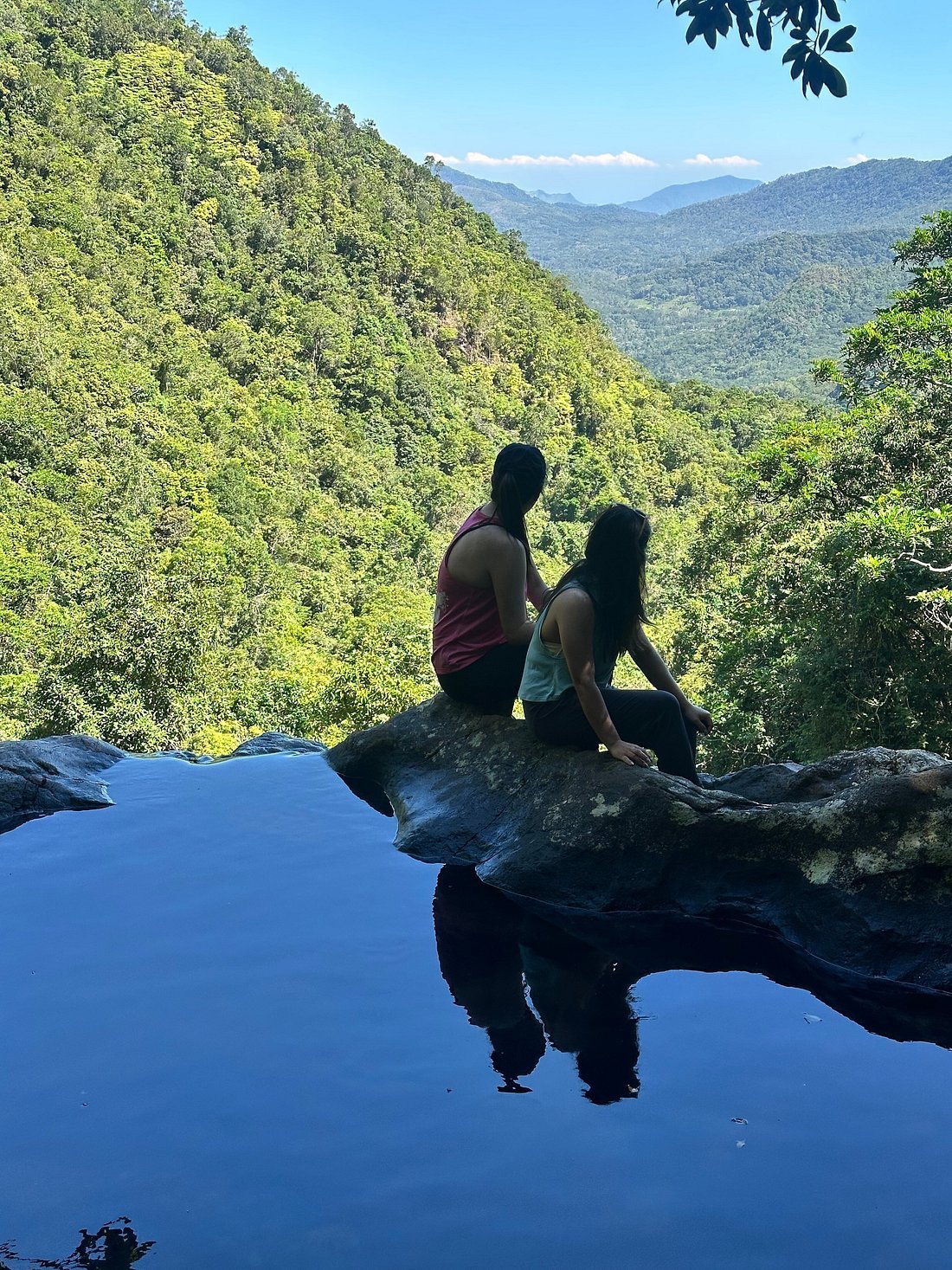 Labuan Bajo, tujuan wisata alam dengan Pulau Komodo, snorkeling, trekking, dan spot fotogenik