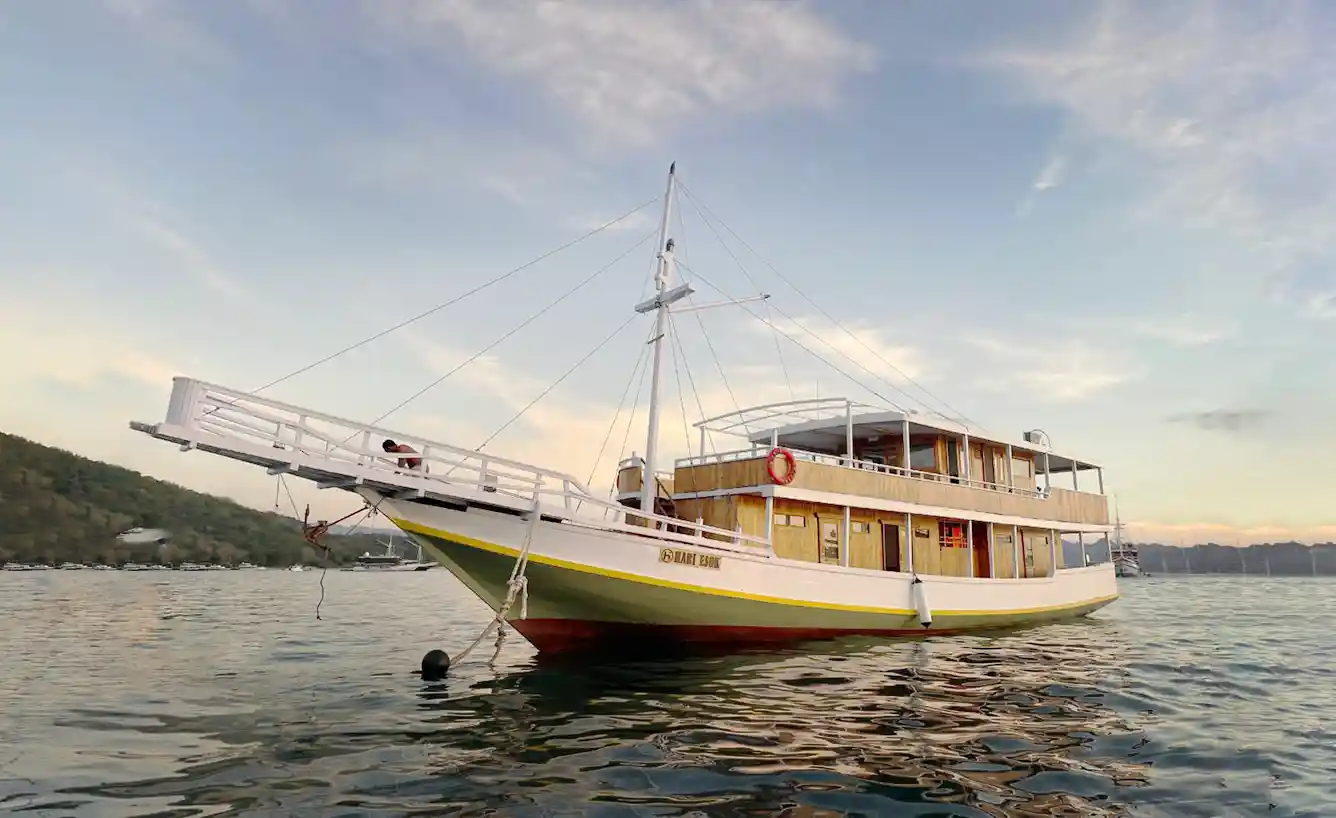 Superior HARI ESOK Boat