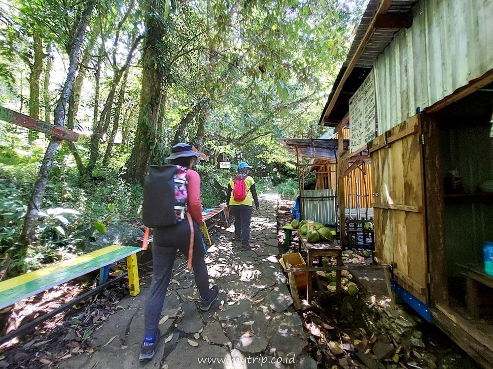 Trekking route of wae rebo village | flores komodo tour organizer trekking route of wae rebo village