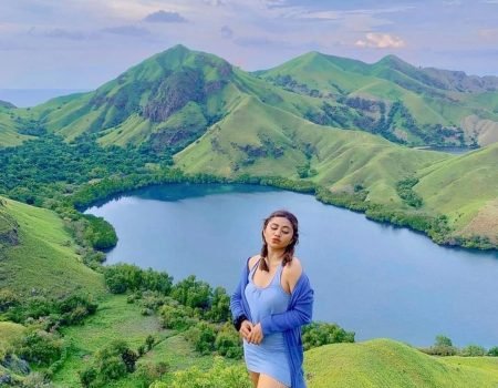 Bukit Liaga Kota Baru Ende Flores dengan panorama perbukitan hijau