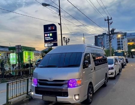 Hiace minibus rental in Labuan Bajo offering comfortable Flores shuttle services for tourists