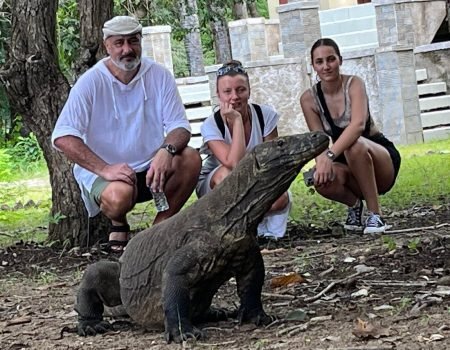 Labuan Bajo travel guide 2026 with top things to do, best tours, island hopping, Komodo Island, beaches, and snorkeling adventures