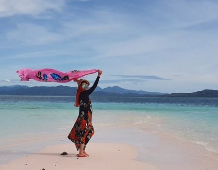 Natural beauty of Kelor Island Labuan Bajo with white sand beach, clear sea, and tropical landscape