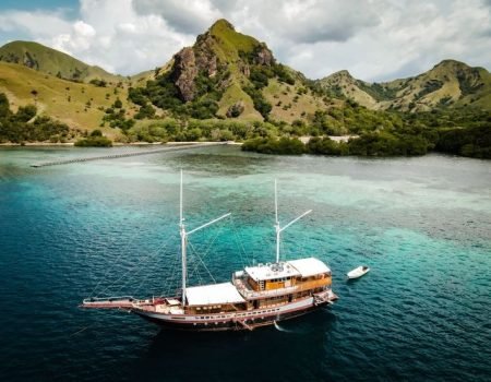 Open Trip Komodo Labuan Bajo | Affordable Komodo Island Sharing Tour