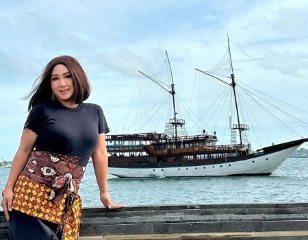 Sewa Kapal Tour Komodo