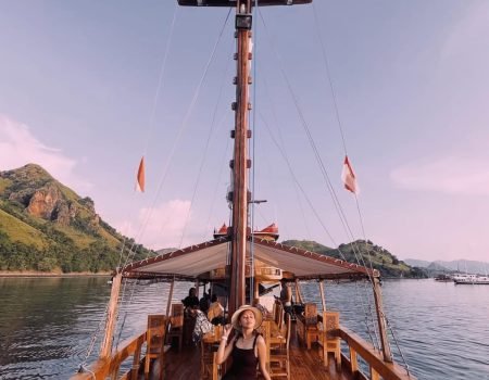 Sewa Kapal ke Komodo