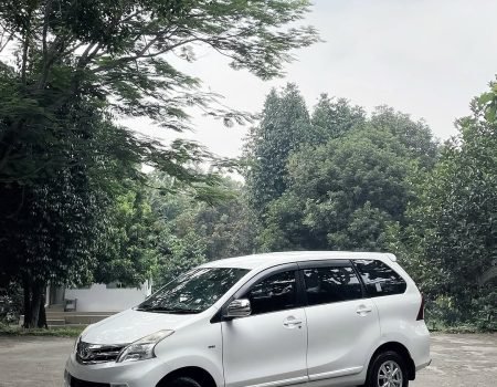 Toyota Avanza - Labuan Bajo Taxi Services for airport transfers, city rides, and tours