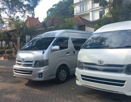 Toyota Hiace-Labuan Bajo Flores Car Rental
