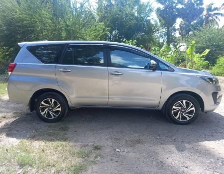 Toyota Innova Reborn – Sumba Airport Transfer