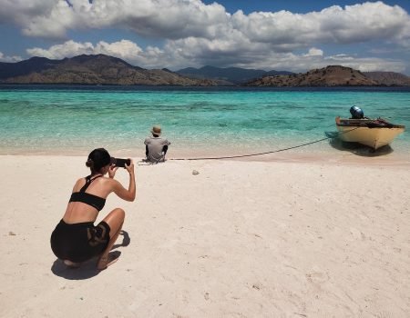 Trip Labuan Bajo menjelajahi pulau-pulau eksotis dan Komodo dragons