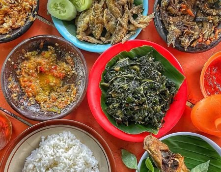 Wisata kuliner Labuan Bajo dengan sajian ikan bakar segar khas pesisir